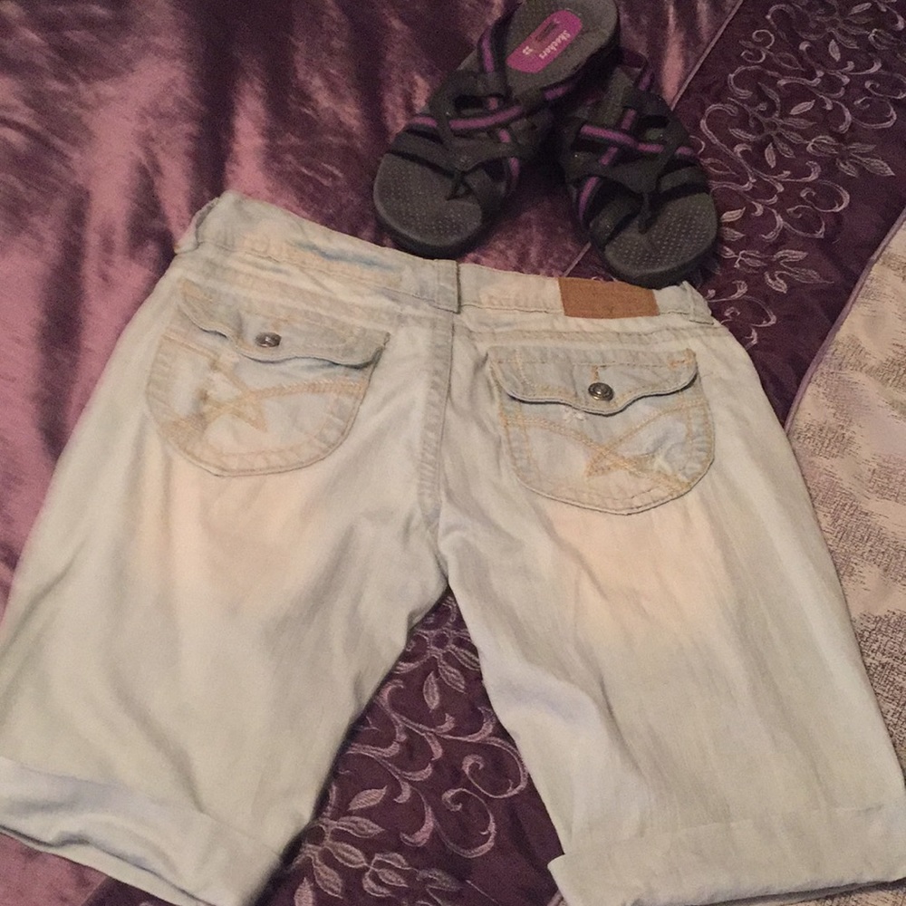 Shorts - Picture 2 of 3